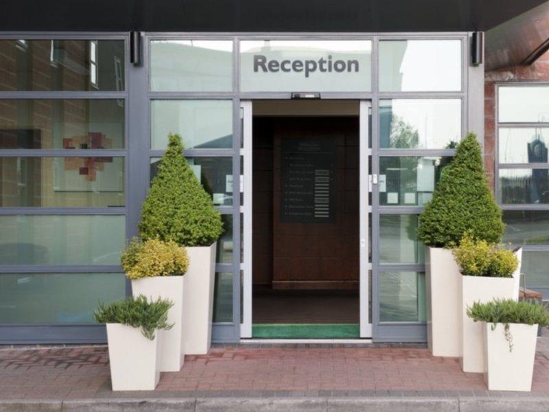 Holiday Inn Manchester - Central Park, An Ihg Hotel Exterior foto